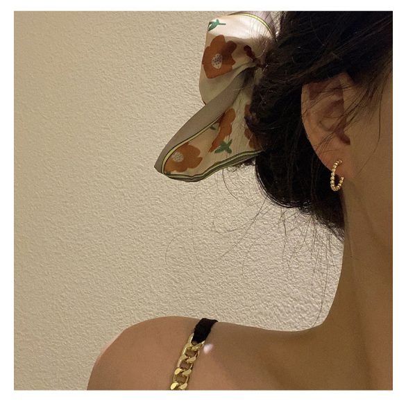 Bizsu fülbevaló Karika aranyszínű fülbevaló A089