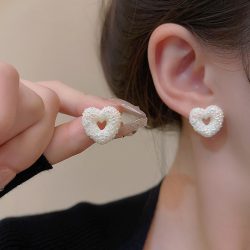 Bizsu fülbevaló Fehér szív fülbevaló E5463
