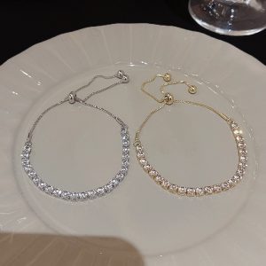 Bizsu karkötő Swarovski elemek Stílusos és modern Csillogás karkötő S175